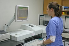 Laboratorio de Salud Chacao cumple 14 años de servicio a la ...