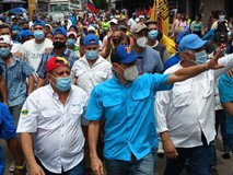 Capriles camina corredor electoral de Guayana para impulsar ...