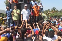 Capriles: Así como escasea la comida, los maduristas también...