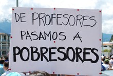 Profesores universitarios evalúan paro académico