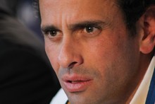 Capriles afirmó que el gobierno humilla a las mujeres