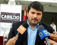 Alejandro Vivas: El gobierno cree que poniendo algunas curit...