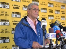 Alfonso Marquina: Presupuesto 2015 está basado en una devalu...