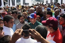 Capriles: Actitud del Gobierno nos hace revisar todo, inclus...