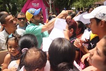 Capriles: Críticas de Maduro contra Obama buscan distraer at...