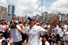 Capriles: Leopoldo López goza de buena salud