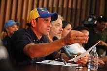 Capriles convocó protesta pacífica nacional contra la crisis...