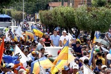 Capriles: Sobran razones para votar por el cambio el #8D