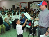 Capriles responsabiliza al gobierno de la falta de recursos