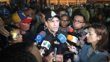 Capriles acompañó a movimiento estudiantil en vigilia realiz...