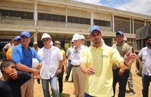Capriles: Si pensáramos como el gobierno, no construiríamos ...