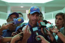 Capriles: Ilegalizar a la MUD colocaría al país en una situa...