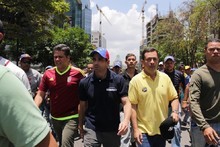 Capriles aseguró que acciones del gobierno aceleran su salid...