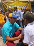 Capriles al Gobierno: Nos atacan porque exhibimos lo que ust...