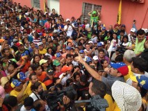 Capriles: Cuando el gobierno se pone de espaldas al pueblo s...
