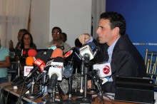 Capriles llama a movilizarse contra Gobierno "en fase t...