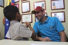 Capriles anuncia que este sábado continúa programa Escuela S...