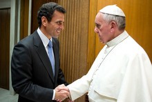 Capriles pidió al Papa Francisco promover diálogo para propi...