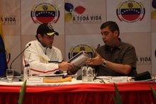 Capriles dijo que en batalla contra la violencia no puede ha...