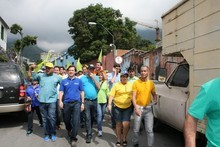 Candidatos de la Unidad arrancan campaña electoral por una V...