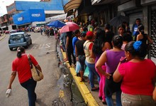 Temen que la escasez se agrave debido a compras nerviosas