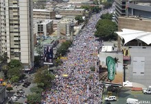 Capriles: Al Gobierno se le cayó la careta utilizando la GN ...