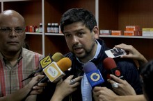 Carlos Ocariz: Vecinos de Sucre cuentan con nueva farmacia p...