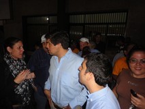 Carlos Ocariz recorrió edificios de Los Dos Caminos