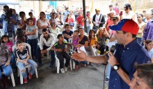 Capriles entregó obras comunitarias a Urbanización Simón Bol...