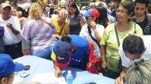 Betsy Bustos: Ni decretando año sabático Maduro podrá evitar...