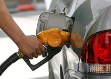 En Caracas cuesta llenar el tanque de gasolina