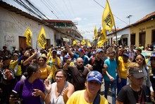 Capriles desde Barlovento: “Maduro tiene al Pueblo pasando r...