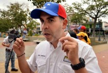José Antonio Mendoza: No permitiremos que una rectora atrope...