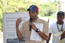 Capriles llama a convencer al 20% que no opina / no responde...