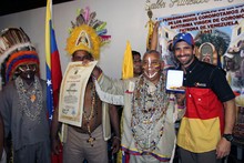 Capriles apuesta a las tradiciones culturales para unir al p...