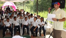 Capriles: Escuchar a hablar a Nicolás de futuro, es como esc...