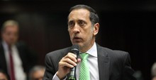 José Guerra: El bolívar ha caído un 40% respecto al dólar