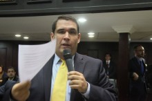 Juan Miguel Matheus denunció que ocho de cada diez venezolan...