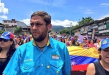 Juan Requesens denunció que colectivos rondaron centros de v...