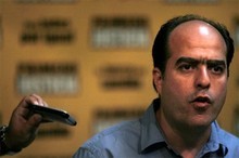 Julio Borges: "El Gobierno trata de silenciar a Venezue...