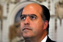 Julio Borges denunció irrupción al Parlamento