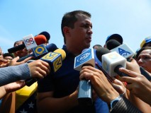 Marcos Figueroa: “Habilitante no impide saqueo a Venezuela”