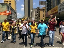 Marialbert Barrios: La mujer venezolana toma las calles para...