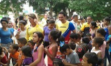 Amelia Belisario regaló sonrisas a los niños de Aragua