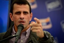Capriles antepone un nuevo CNE a una Constituyente