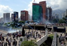 Capriles: “GNB activó una salvaje represión en la autopista ...