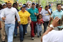 Capriles: Apoyar a este gobierno es empujar el país hacia at...
