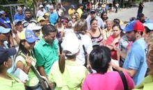 Capriles: Aumento de 28 bolívares diarios no alcanzan ni par...