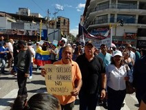 Primero Justicia: un docente gana solo para adquirir tres pr...