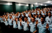 82 funcionarios de Polimiranda ascendieron durante acto con ...